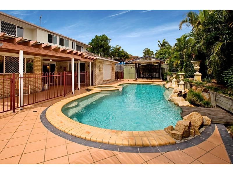 11 Delacroix Place, MACKENZIE QLD 4156, Image 2