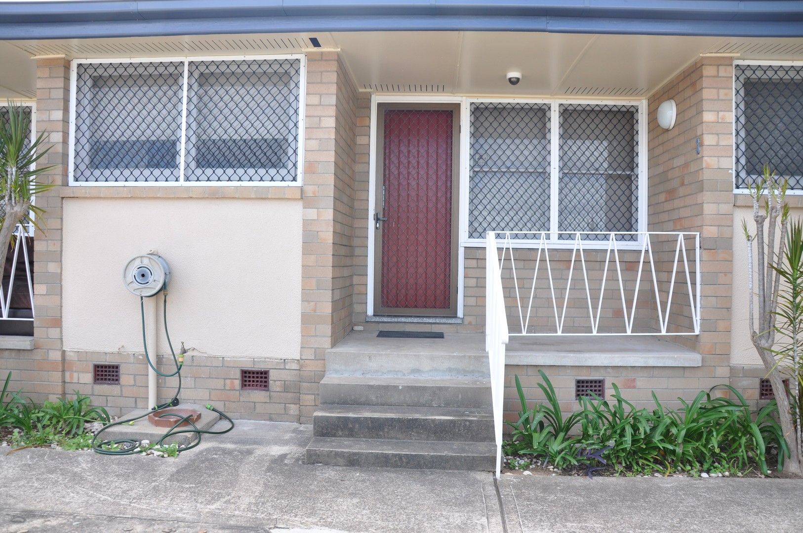 1 bedrooms Studio in 3/4 Lawson Avenue SINGLETON NSW, 2330