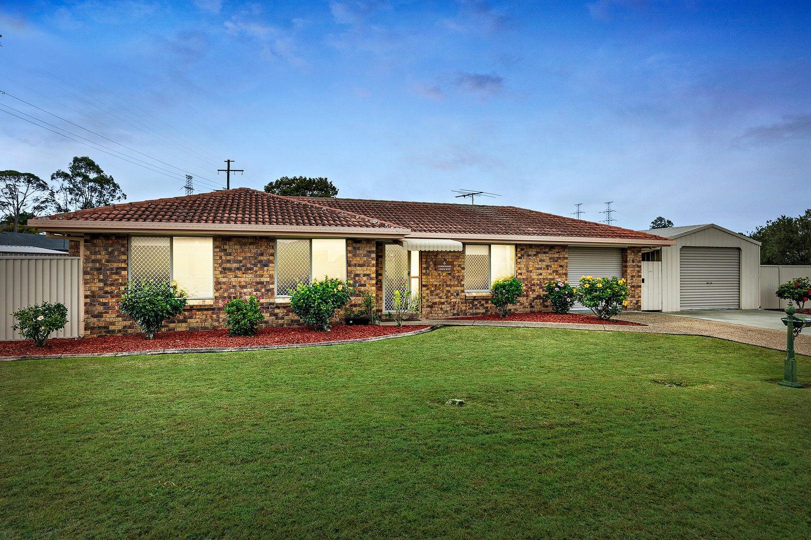 6 Yorkshire Crescent, Mount Warren Park QLD 4207, Image 0