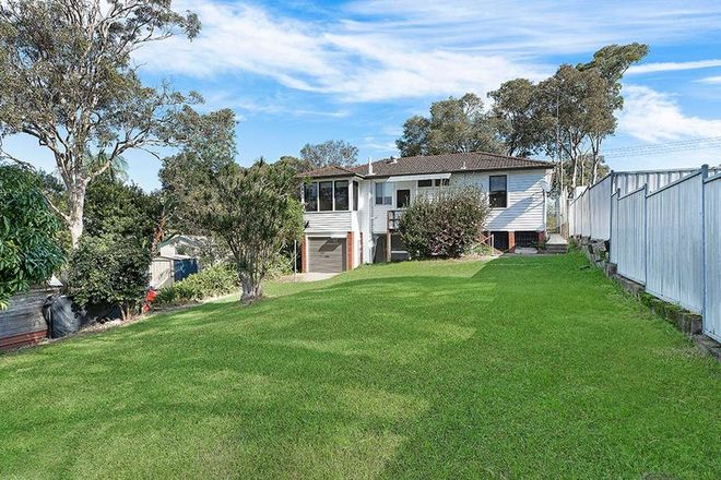 Picture of 6 Bolton Point Road, BOLTON POINT NSW 2283