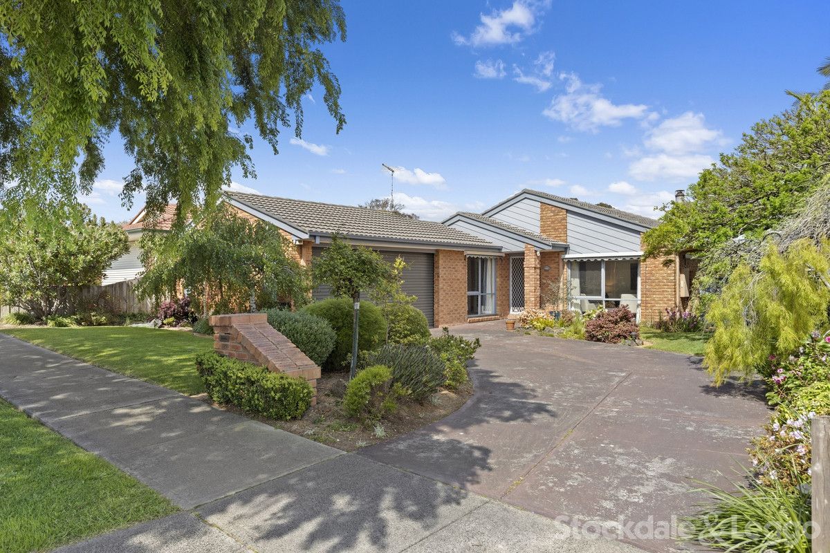 112 Avebury Drive, Berwick VIC 3806, Image 0