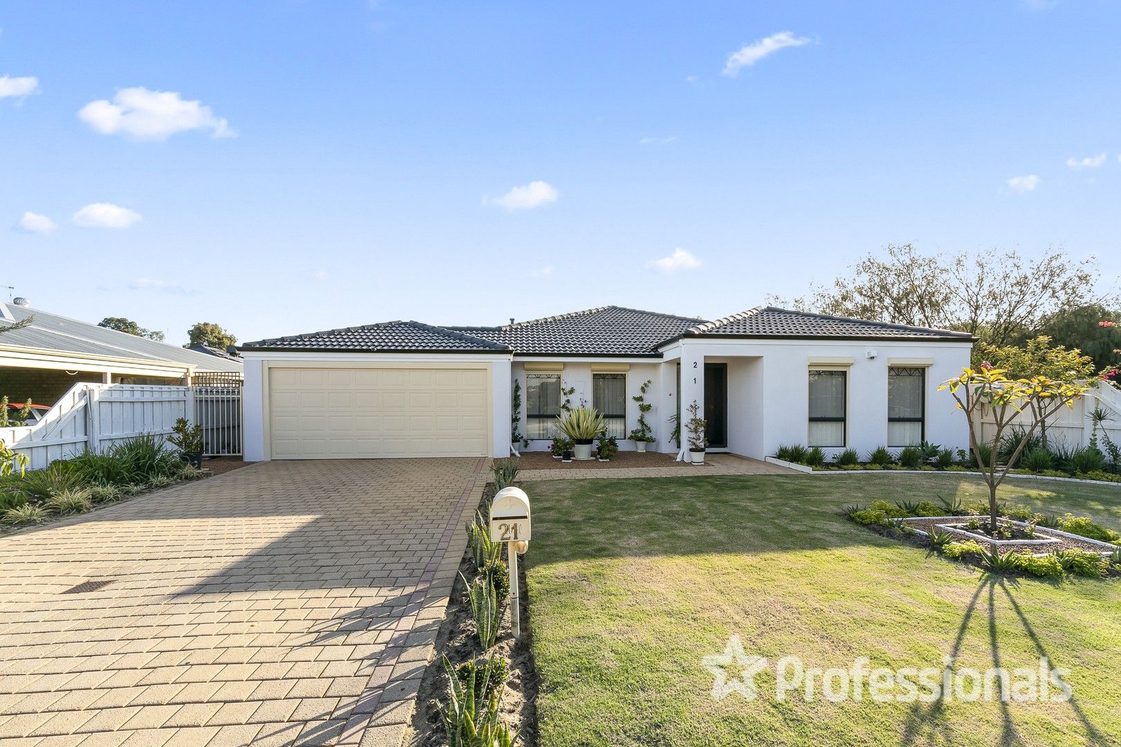 21 St Quentin Parkway, Alexander Heights WA 6064, Image 0