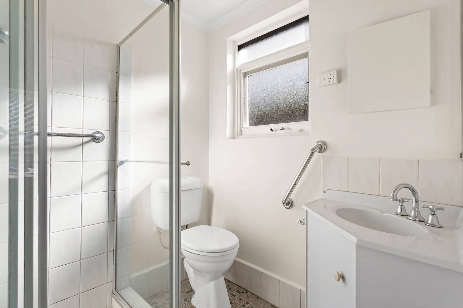 Additional image 5 of 1/4 Rosedale Avenue, Glen Huntly VIC 3163