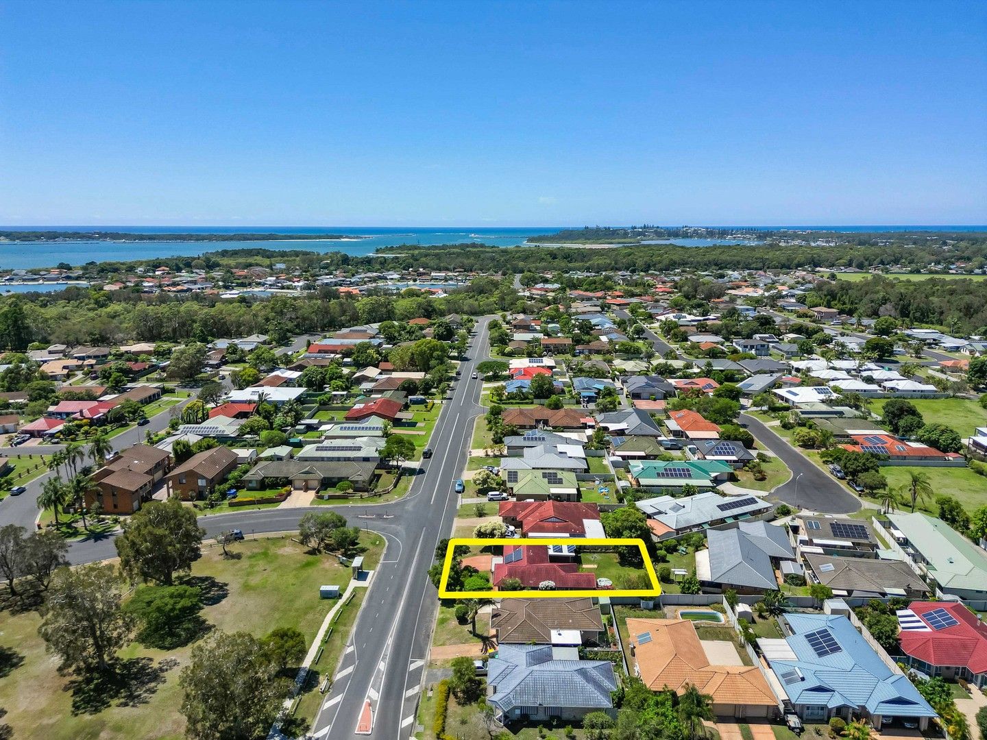 3 bedrooms House in 46 Gumnut Road YAMBA NSW, 2464