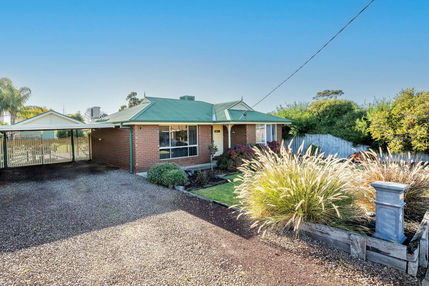 4 bedrooms House in 16 Jacobson Street MOOROOPNA VIC, 3629