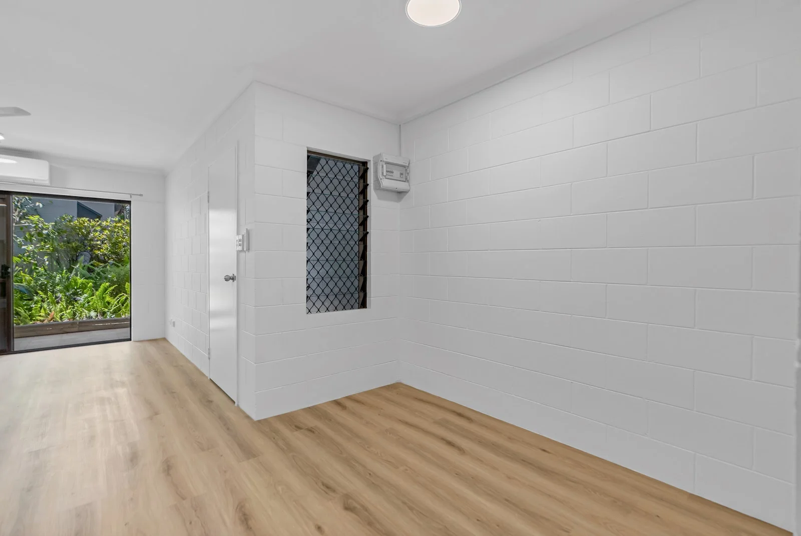 Additional image 5 of 3/451-455 Severin Street, Manunda QLD 4870