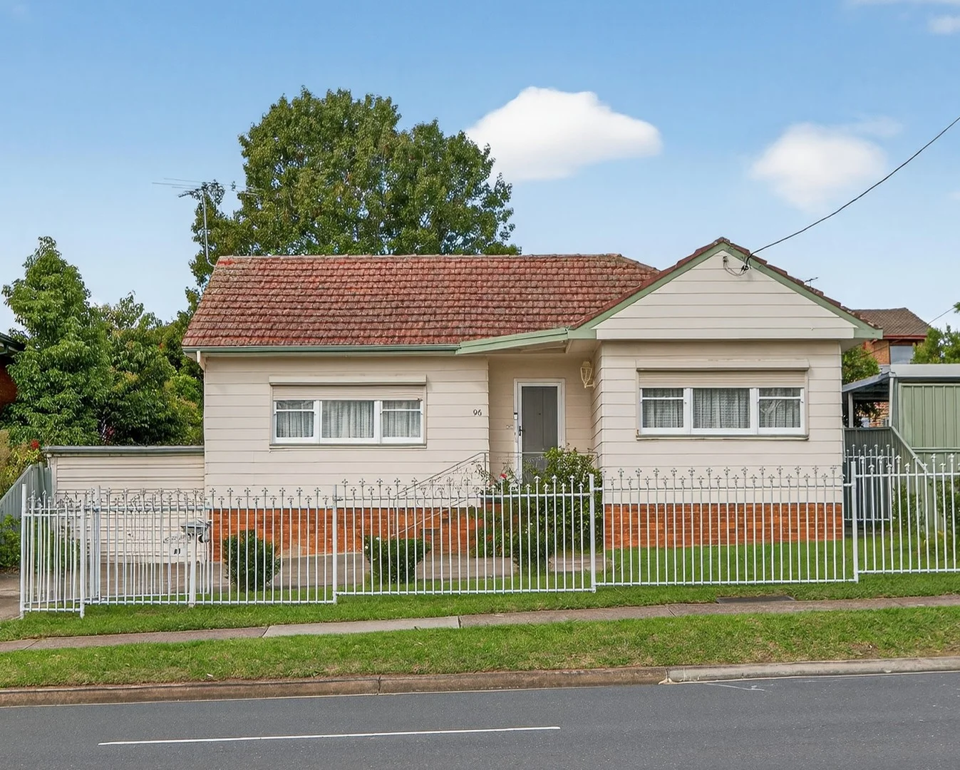 96 Canterbury Road, Glenfield NSW 2167