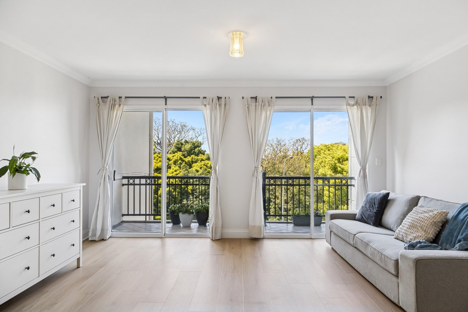 2 bedrooms Apartment / Unit / Flat in 8/927 Wellington Street WEST PERTH WA, 6005