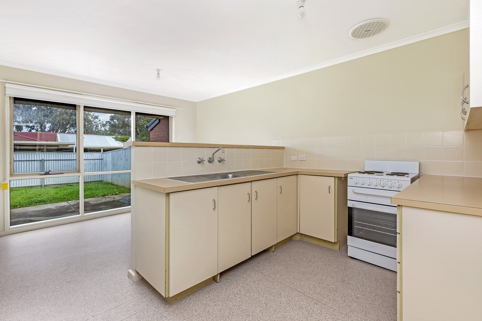 5 Lilac Court, Parafield Gardens SA 5107, Image 2