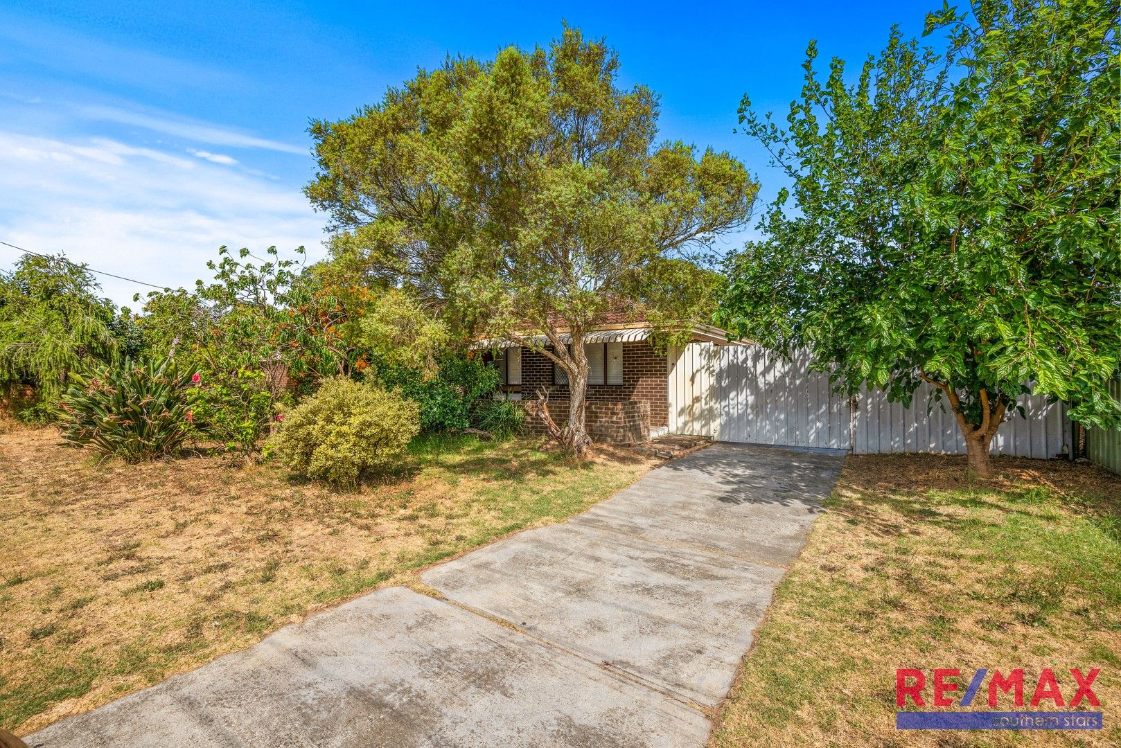 4 bedrooms House in 26 Brookdale Drive ARMADALE WA, 6112