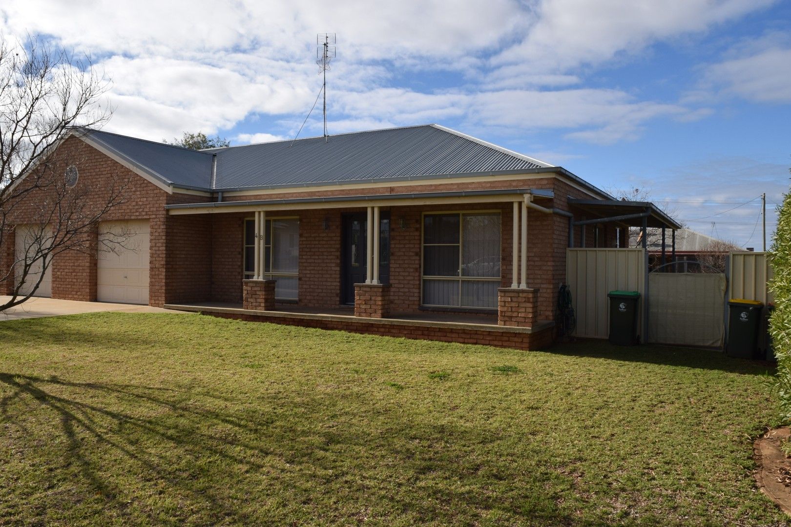 2 bedrooms Townhouse in 4B Marshall Place PARKES NSW, 2870