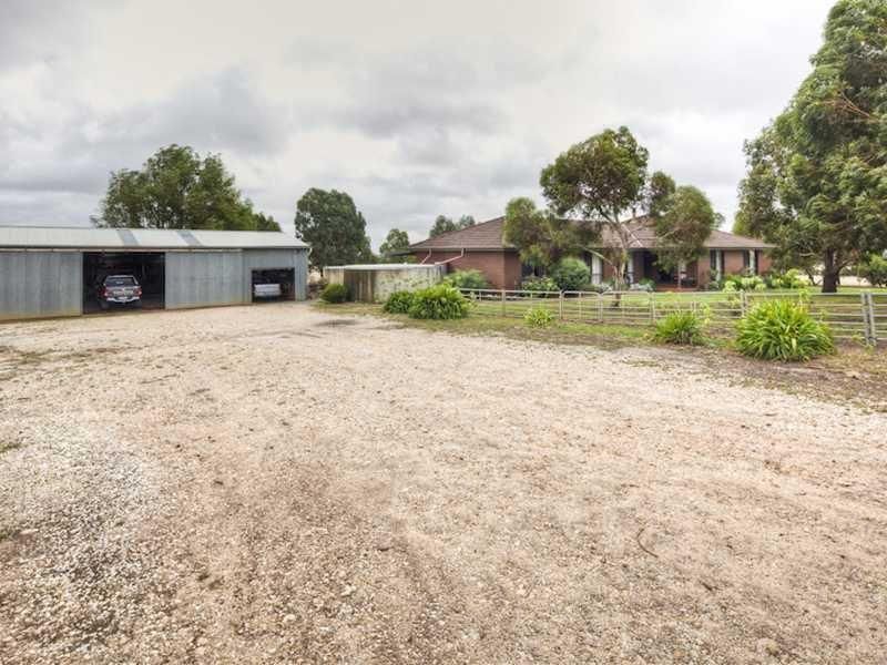 383R Charlesons Road, CRESWICK VIC 3363, Image 2