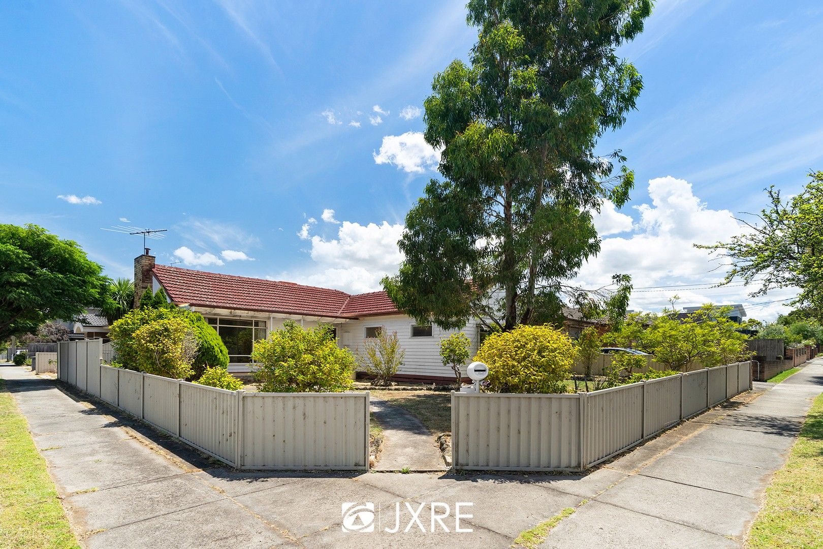 15 Madeleine Road, Clayton VIC 3168