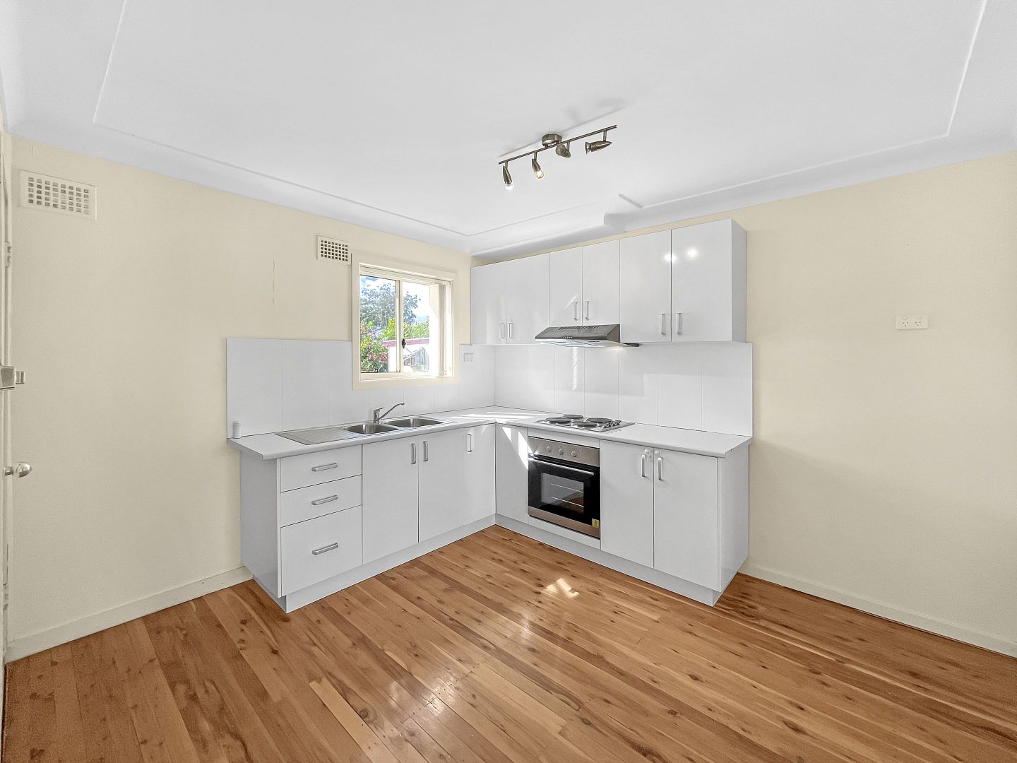 30 Rawson Road, Fairfield West NSW 2165, Image 1