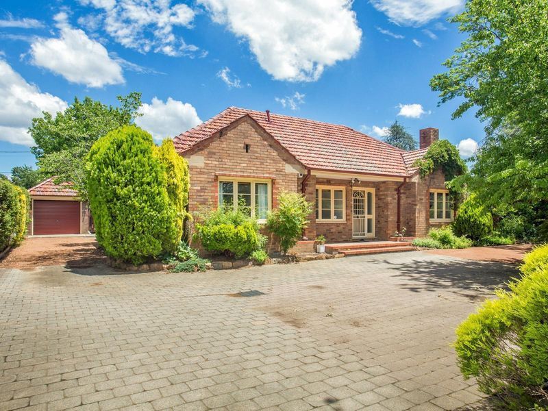 88 Canberra Avenue Griffith Act 2603 House For Rent 700