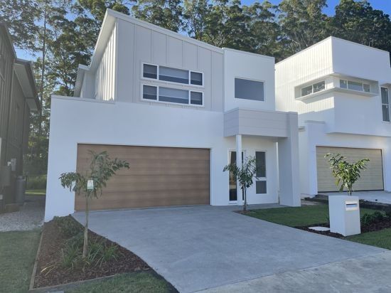 4 bedrooms House in Palm Forest Circuit FOREST GLEN QLD, 4556