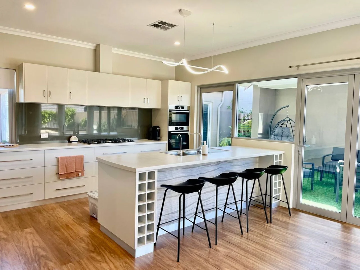 Primary image of 27 Gutmann Pkwy, Dalyellup WA 6230