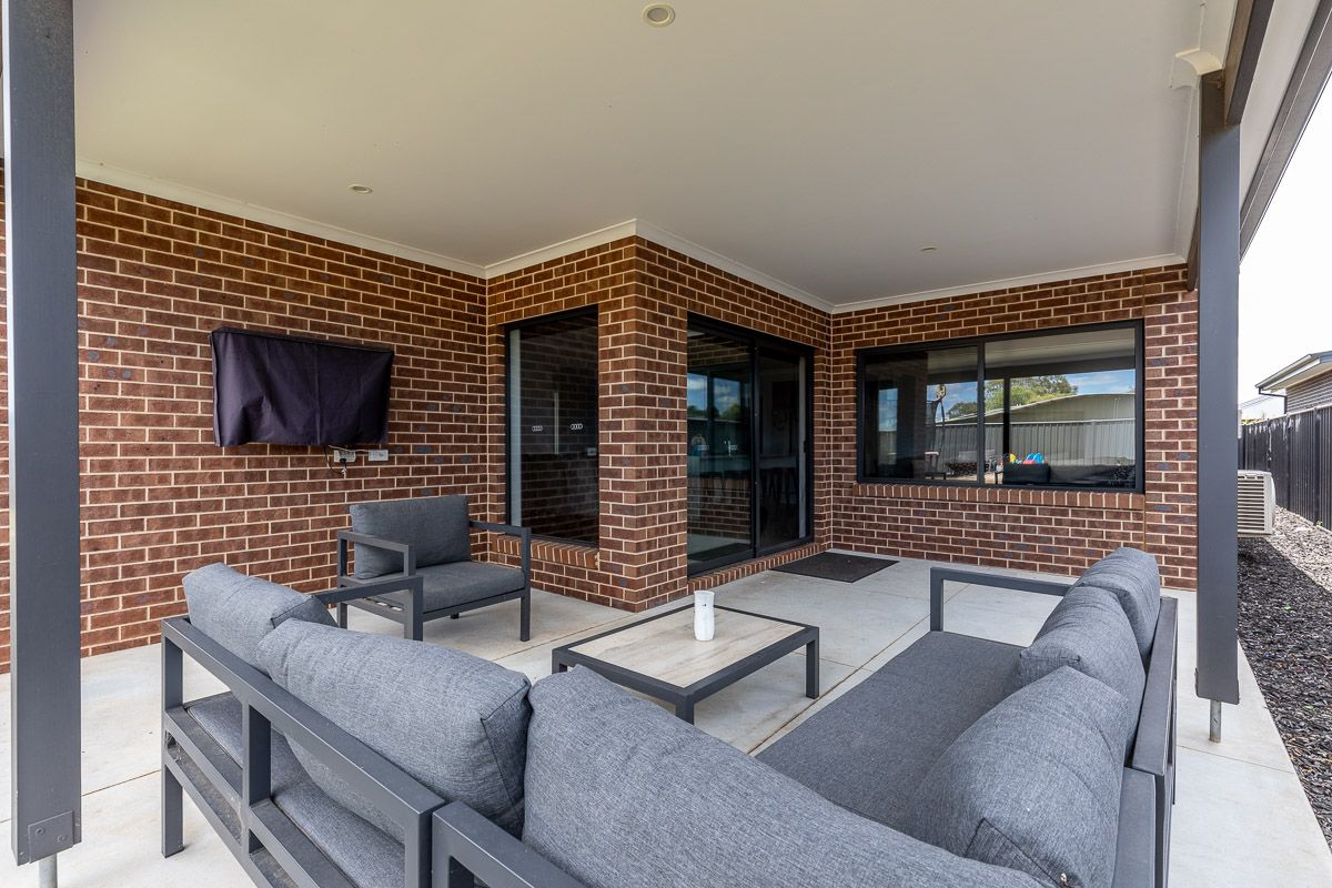 4 Papworth Drive, Sale VIC 3850, Image 1