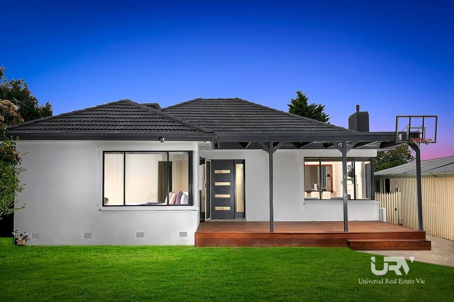 3 bedrooms House in 13 Crockett Avenue CRAIGIEBURN VIC, 3064