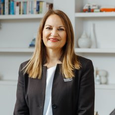 Leona Stretch, Sales representative