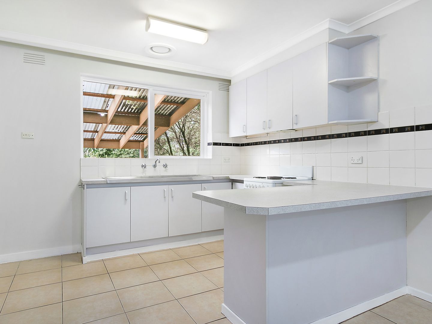 2/11-13 Tennyson Avenue, Kilsyth VIC 3137, Image 2