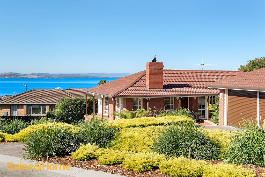 4 Edison Avenue, Blackmans Bay TAS 7052, Image 0