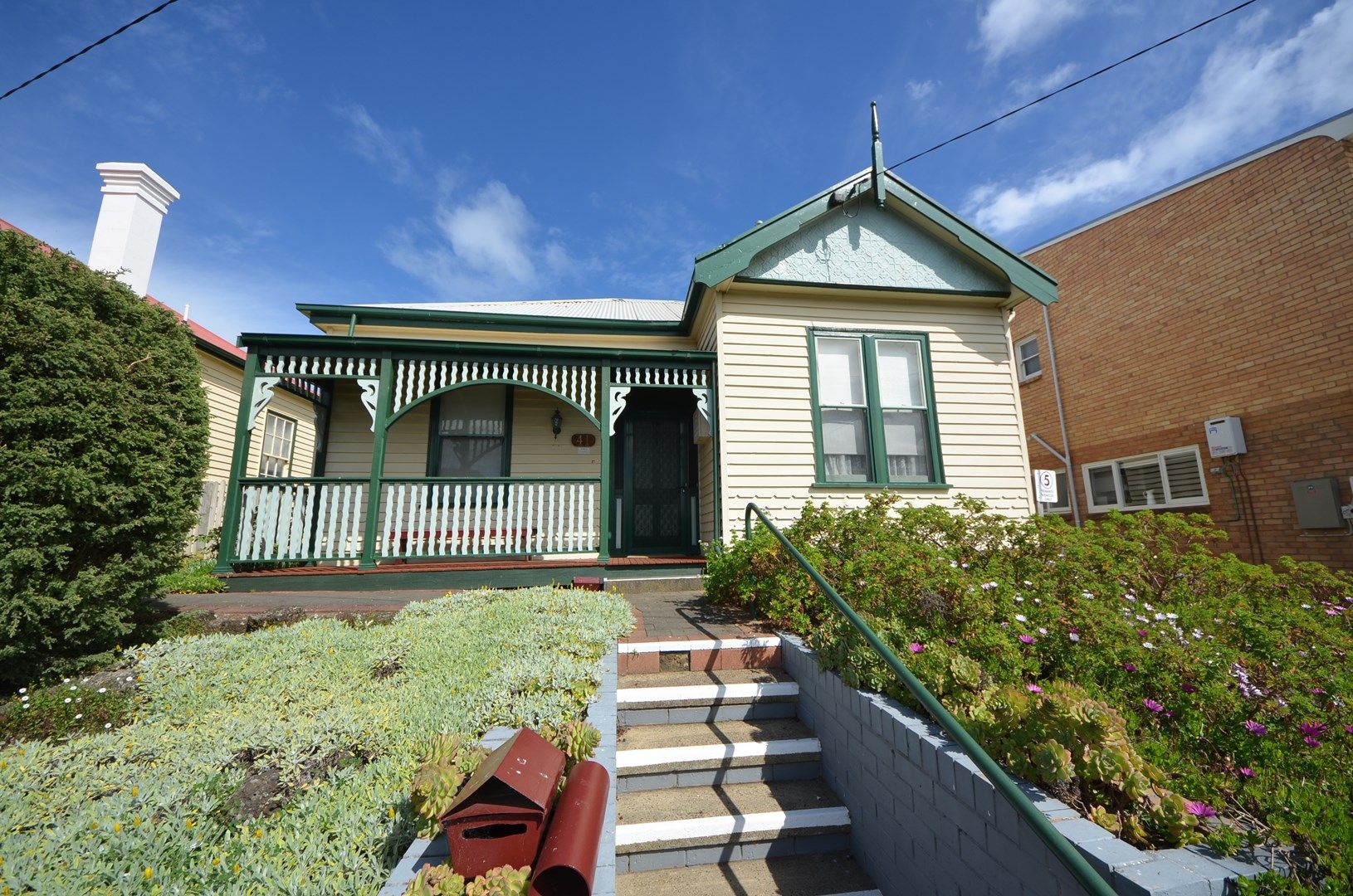 2 bedrooms House in 41 Henty Street PORTLAND VIC, 3305