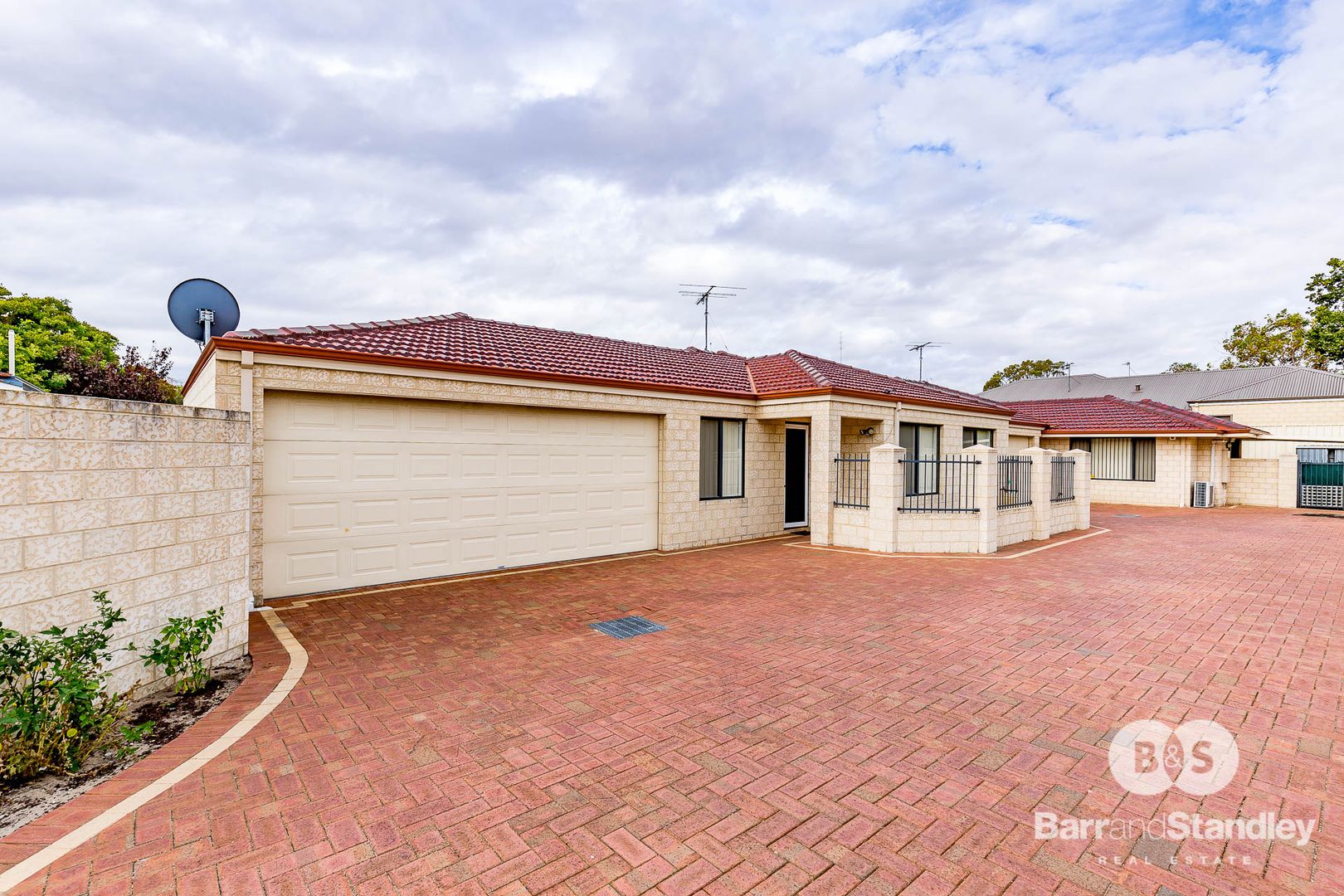 2/27 Wisbey Street, Carey Park WA 6230, Image 2