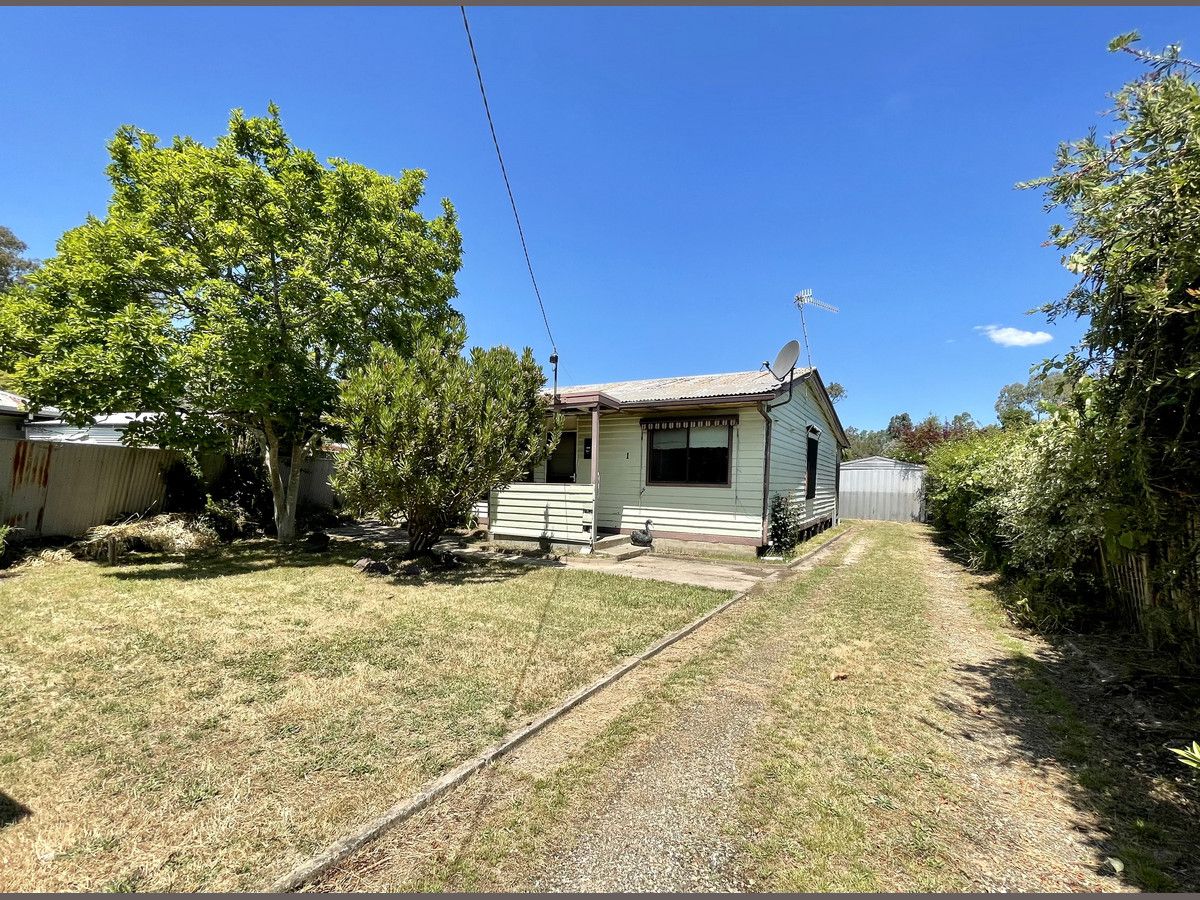 1 Twenty First Street, Eildon VIC 3713, Image 2