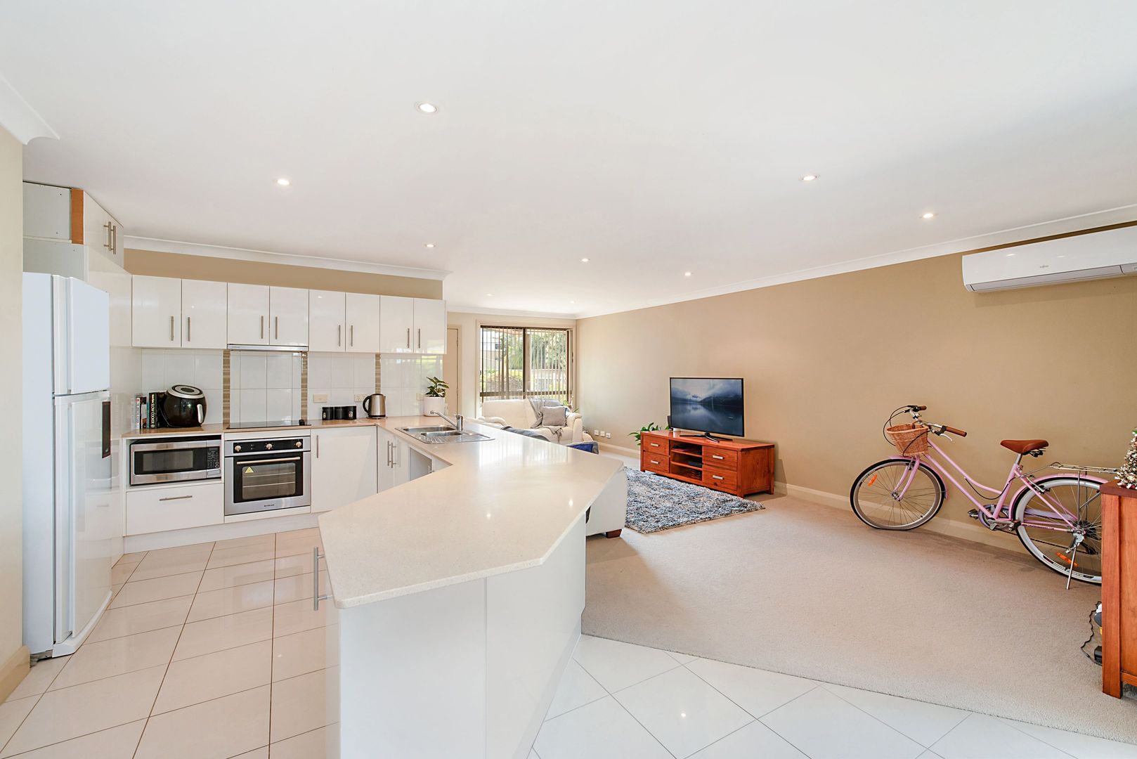 2/293 Pacific Highway, Belmont North NSW 2280, Image 1