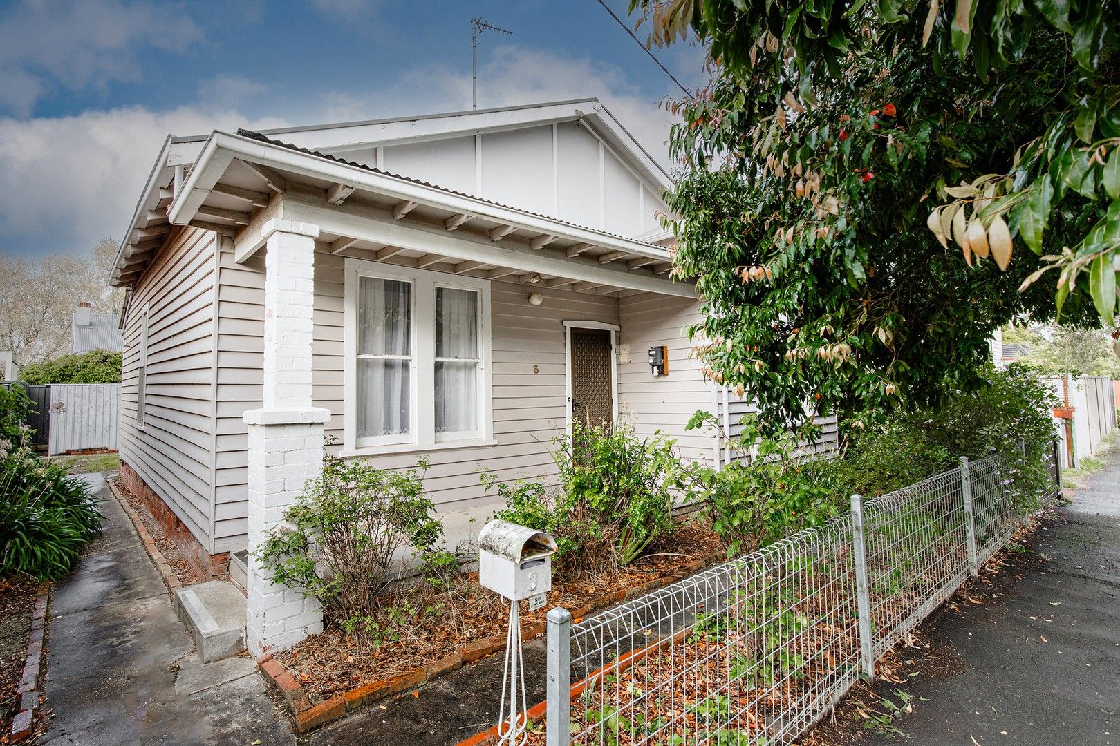 2 bedrooms House in 3 Duke Street NEWINGTON VIC, 3350