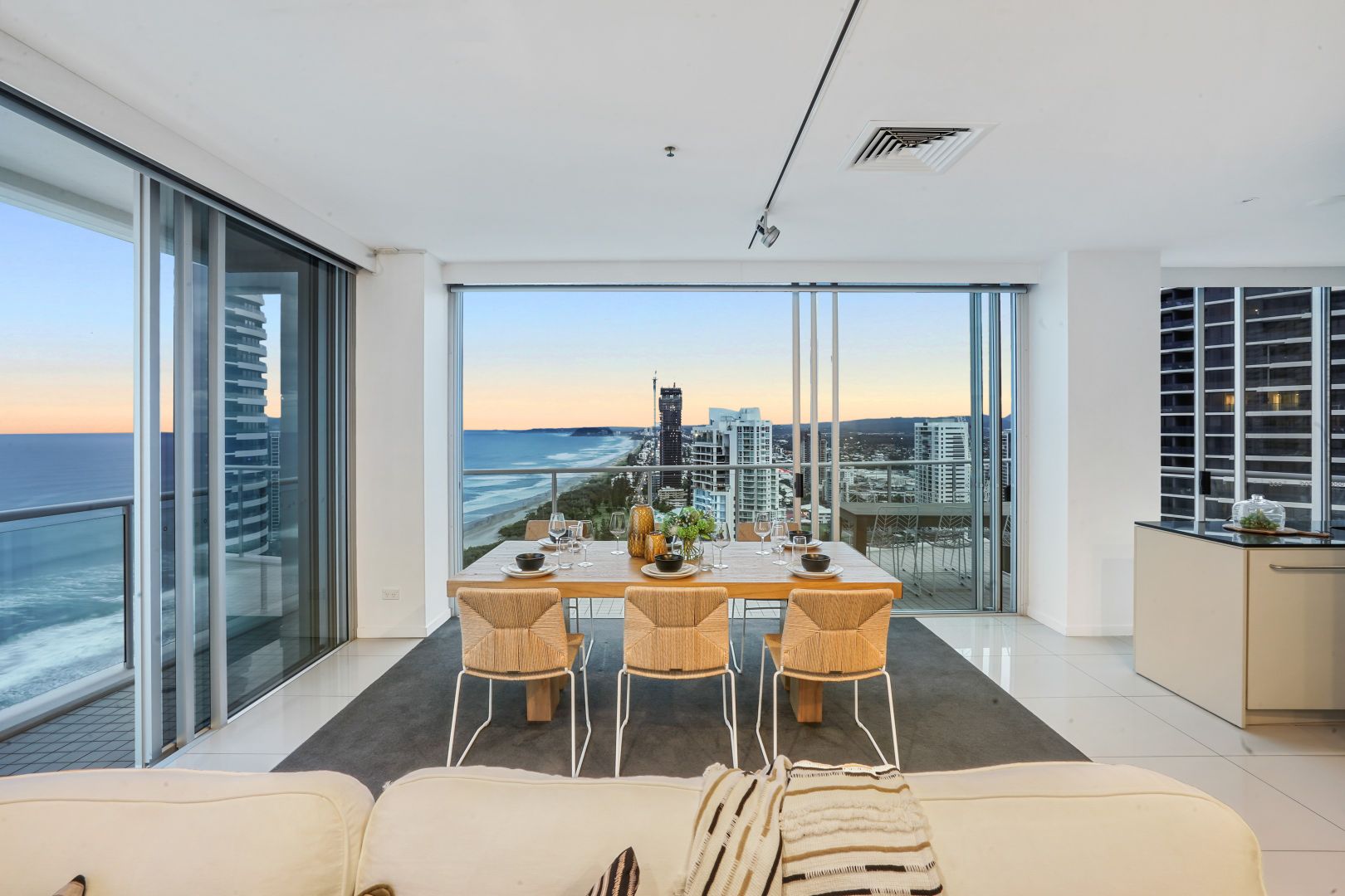 2605/159 Old Burleigh Road, Broadbeach QLD 4218, Image 1