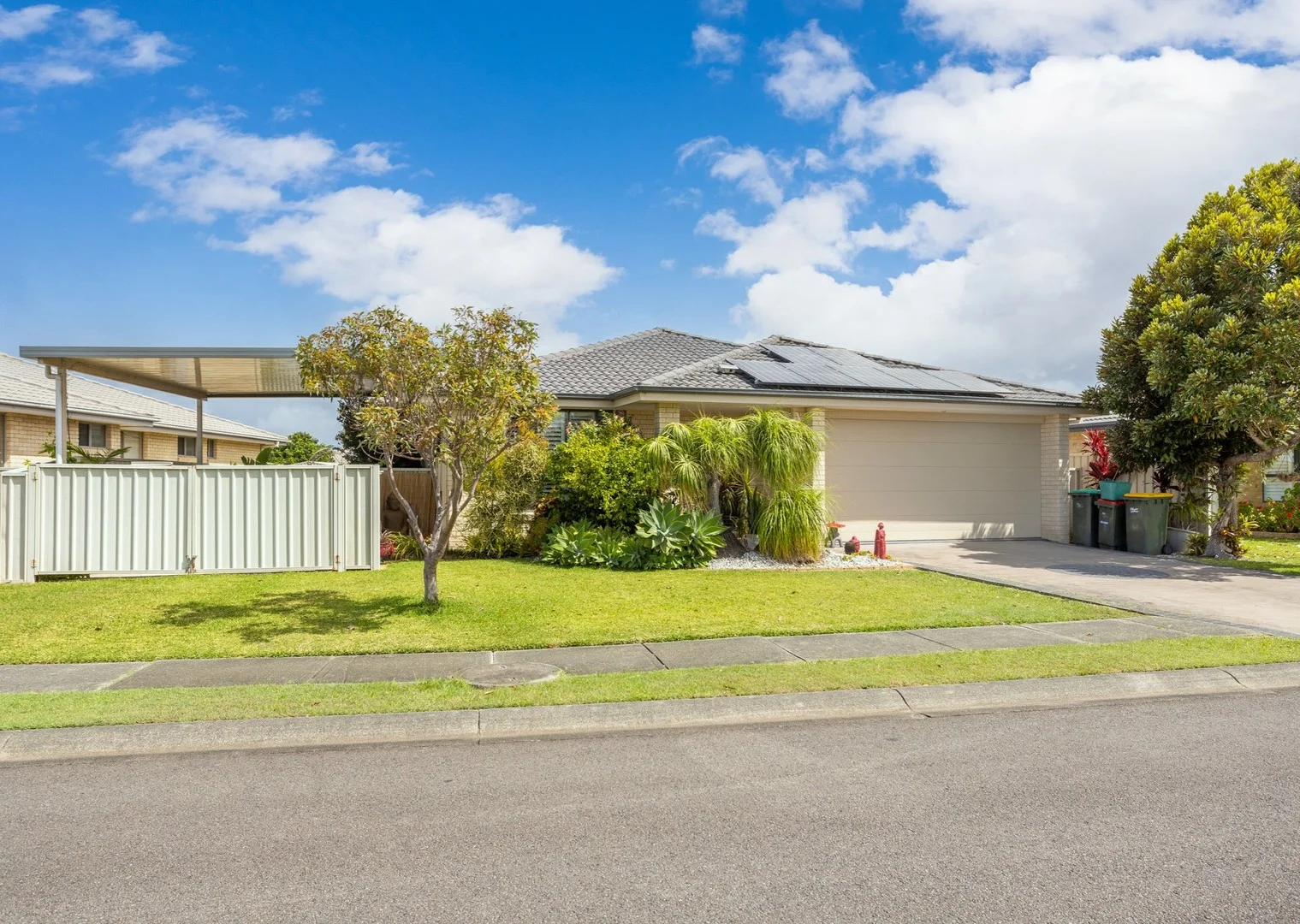 10 Flagtail Avenue, Old Bar NSW 2430