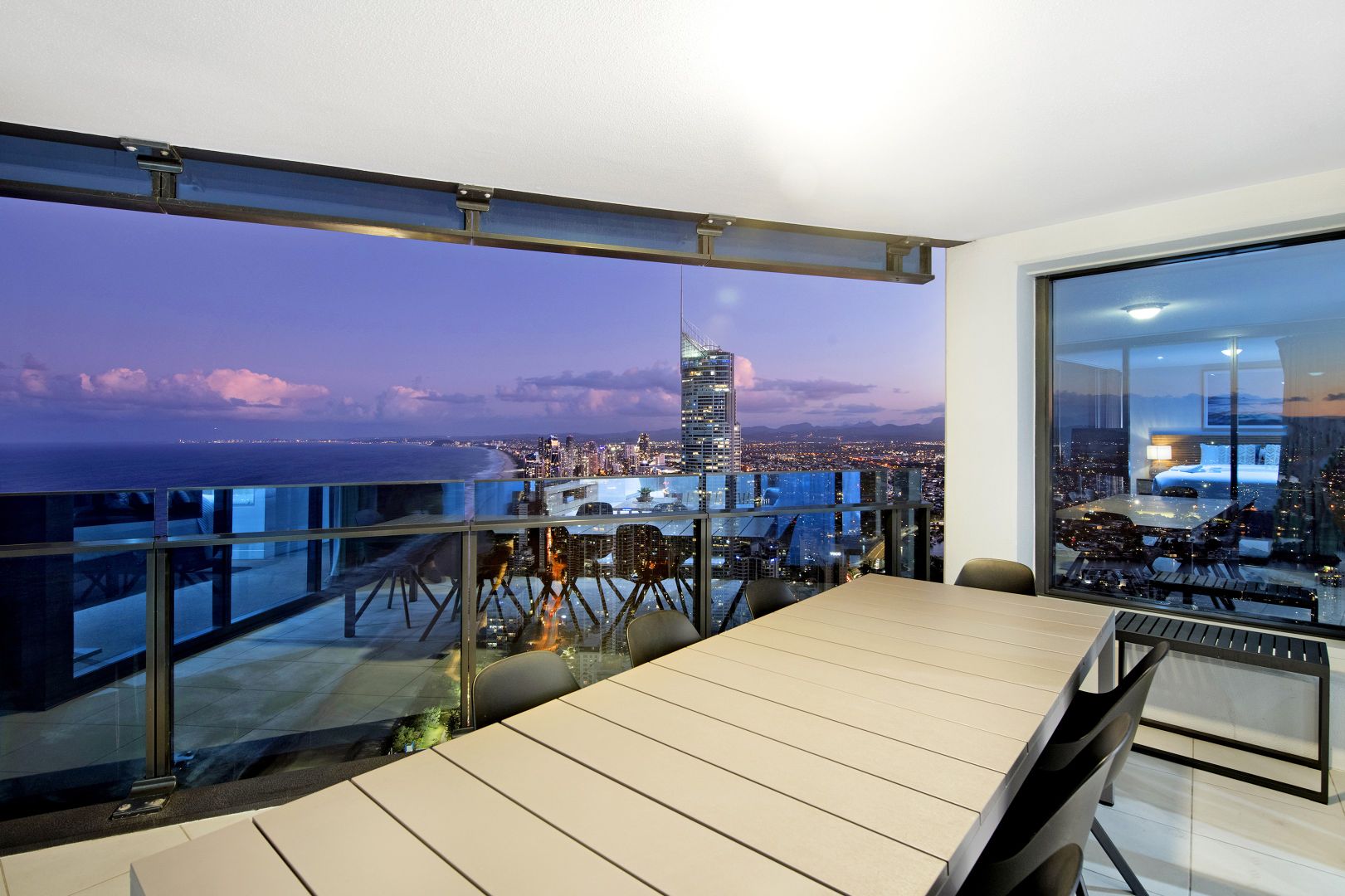 5701/4 The Esplanade, Surfers Paradise QLD 4217, Image 2