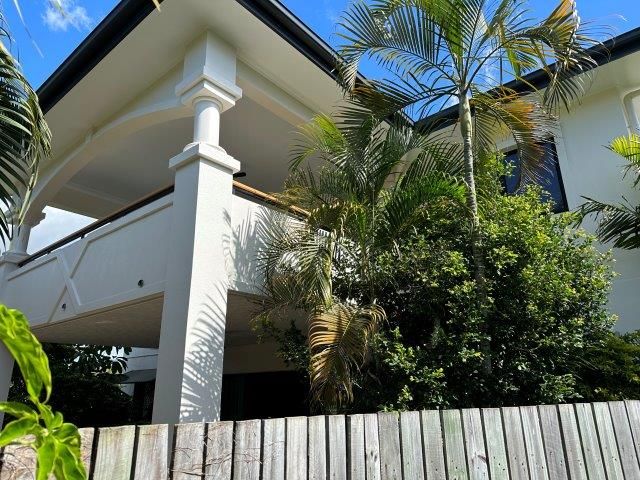 3 bedrooms Apartment / Unit / Flat in 2/38 Percy Street WEST END QLD, 4810