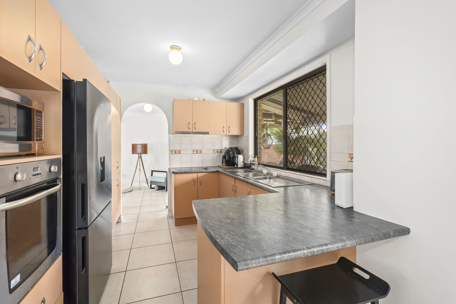 4 Clives Circuit, Currumbin Waters QLD 4223, Image 2