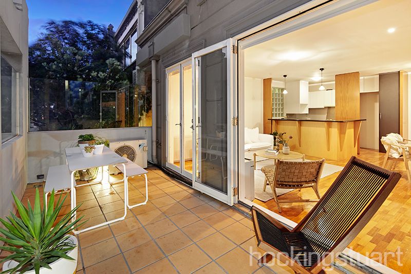 2/110 Beaconsfield Parade, Albert Park VIC 3206, Image 2