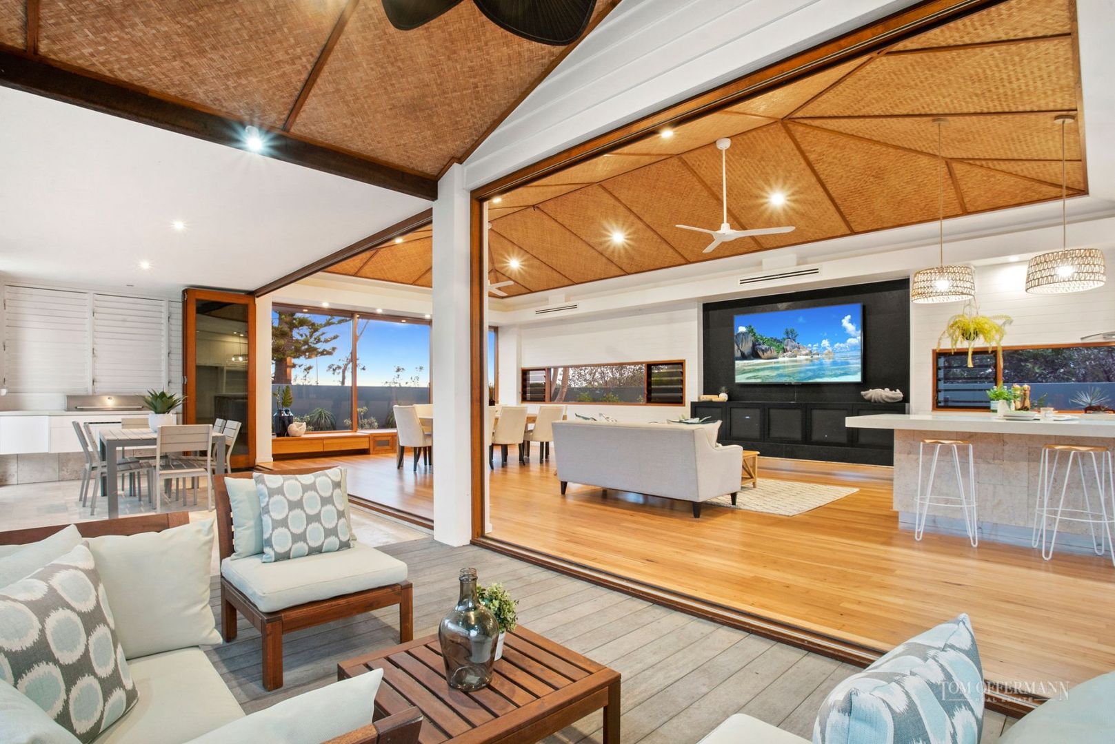 2 Wavecrest Drive, Castaways Beach QLD 4567, Image 2