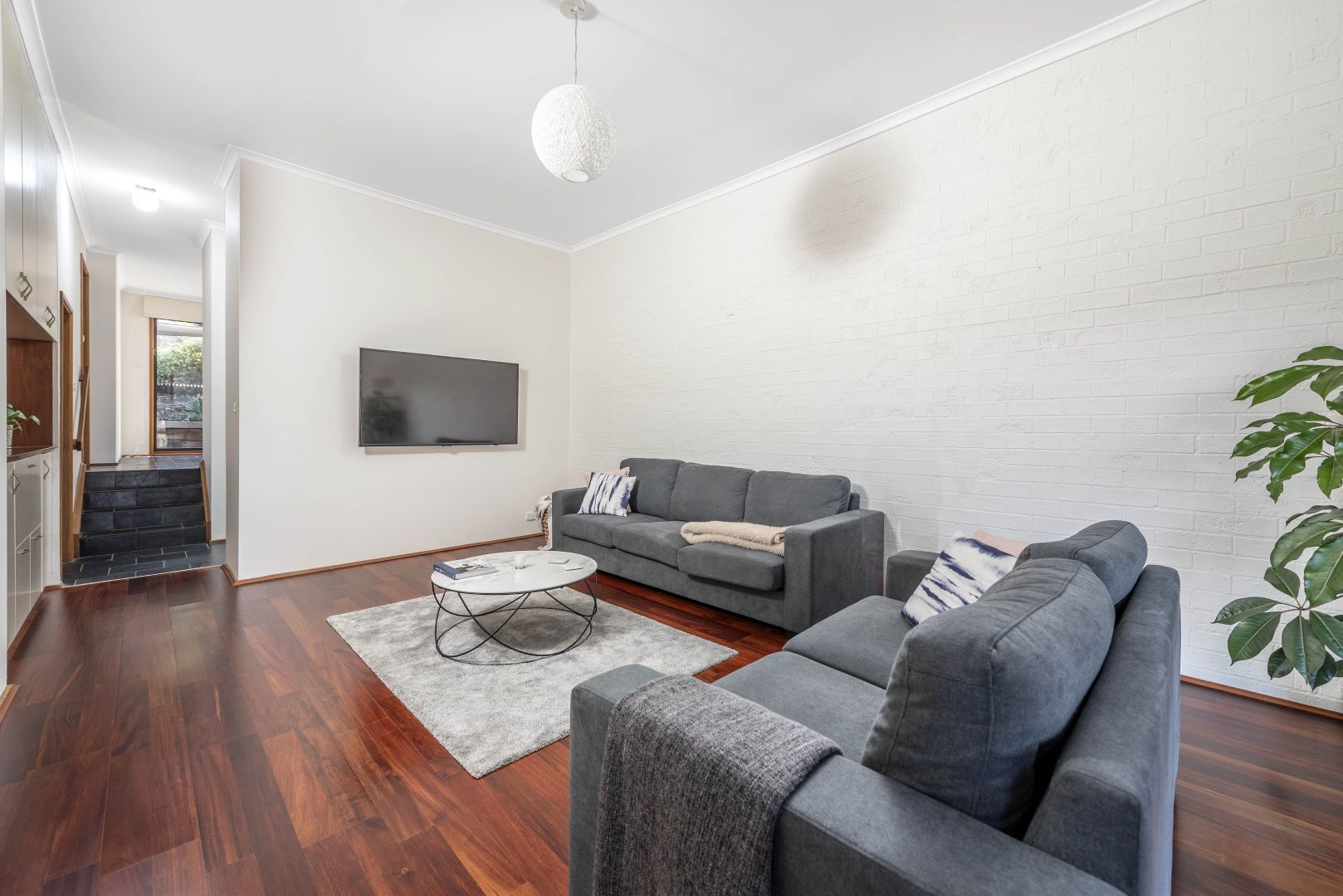 6/4 Mansfield Place, Phillip ACT 2606, Image 2