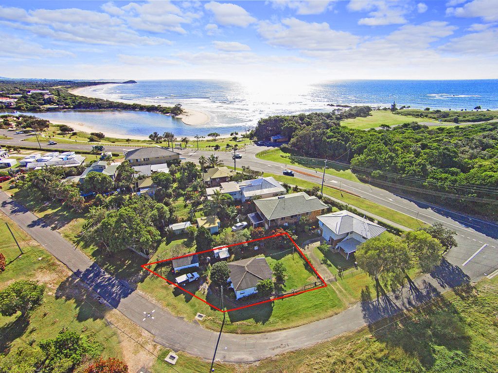 2 Young Street, Hastings Point NSW 2489, Image 0