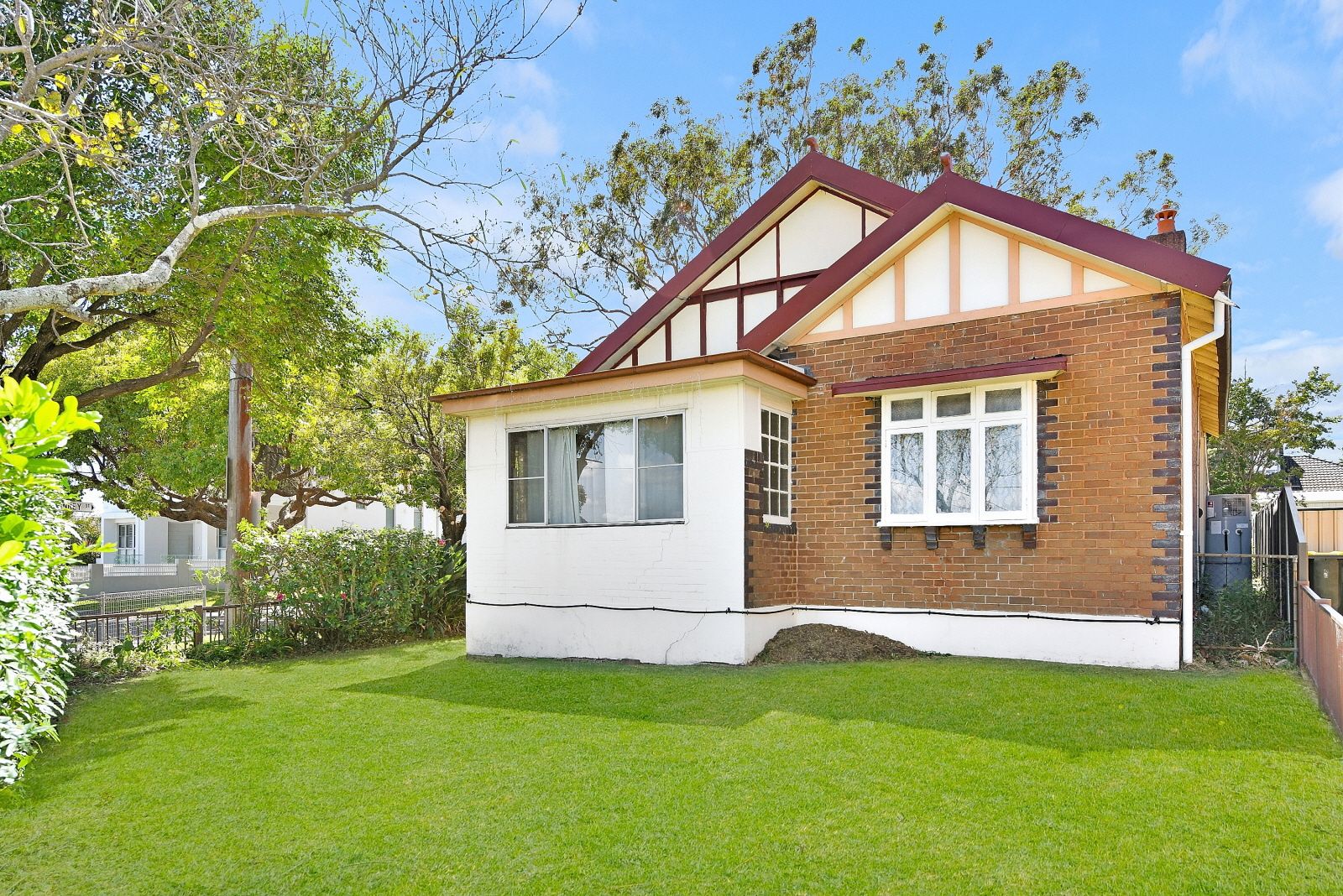 3 bedrooms House in 98 The Promenade SANS SOUCI NSW, 2219
