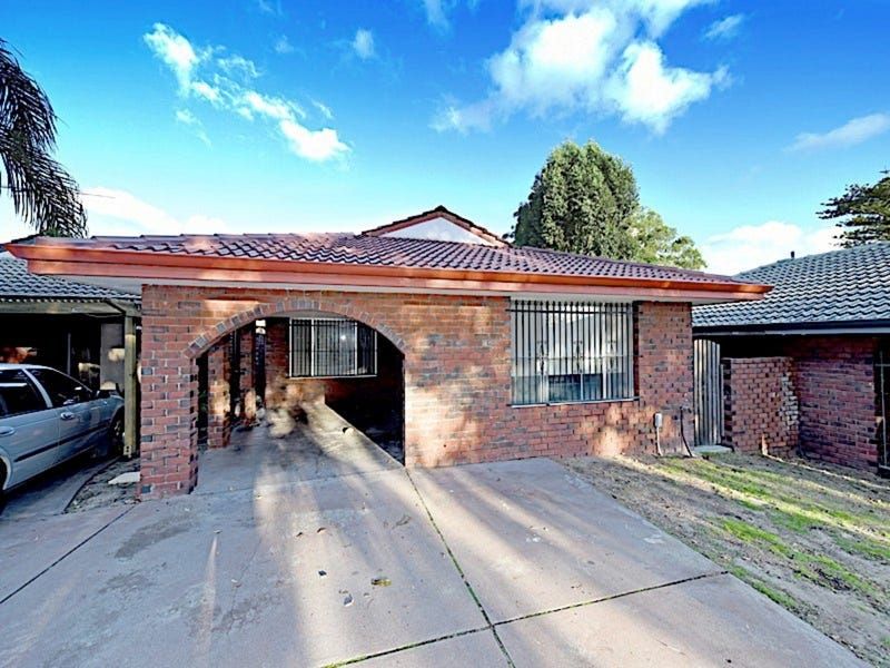 3 bedrooms Villa in 3B Lovett Place QUEENS PARK WA, 6107