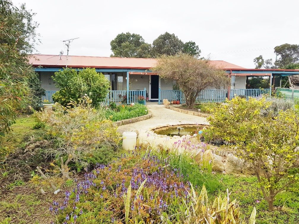 4 bedrooms House in 214 Geronimo Crescent JURIEN BAY WA, 6516