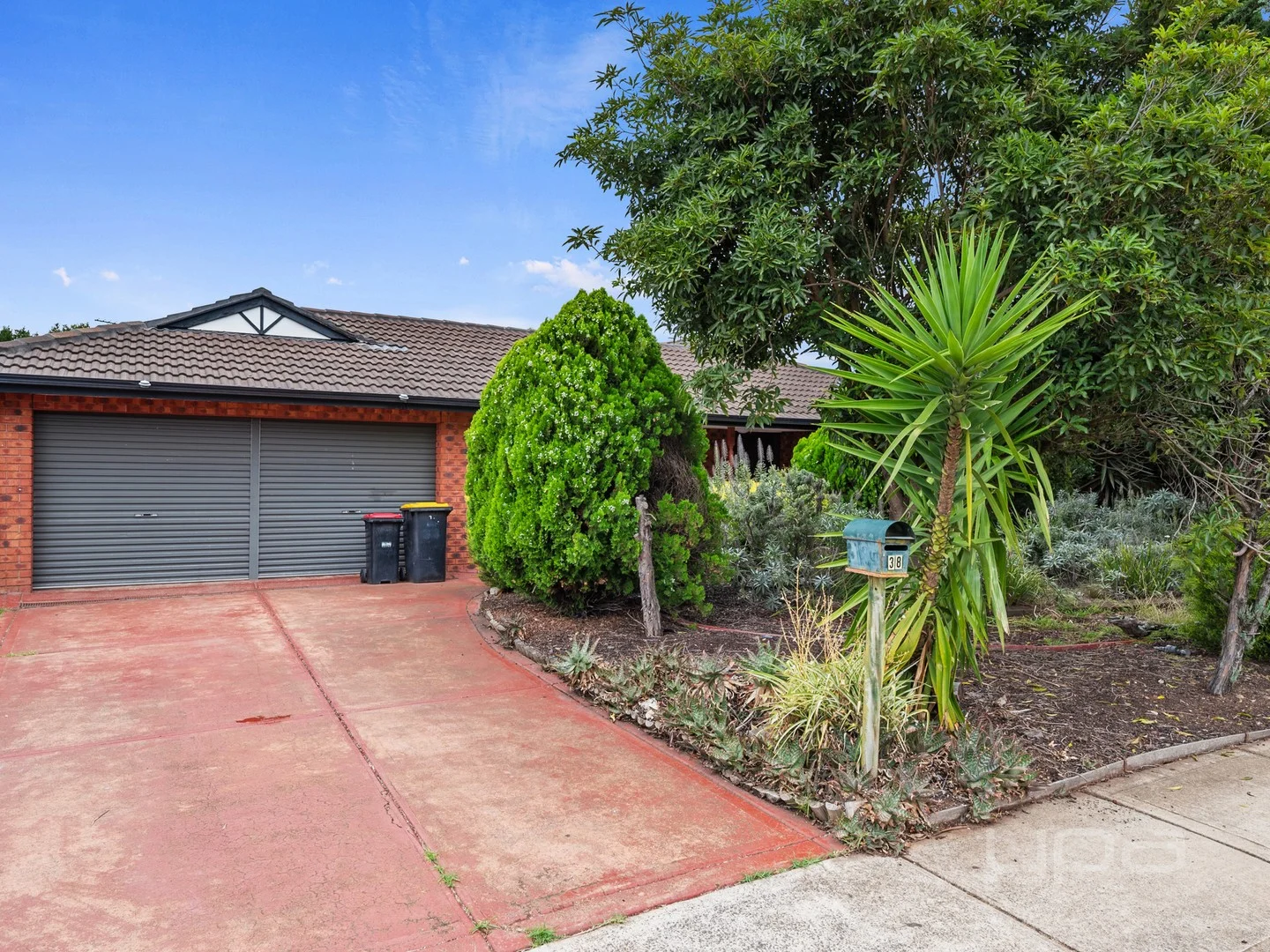 38 Cambrian Way, Melton West VIC 3337