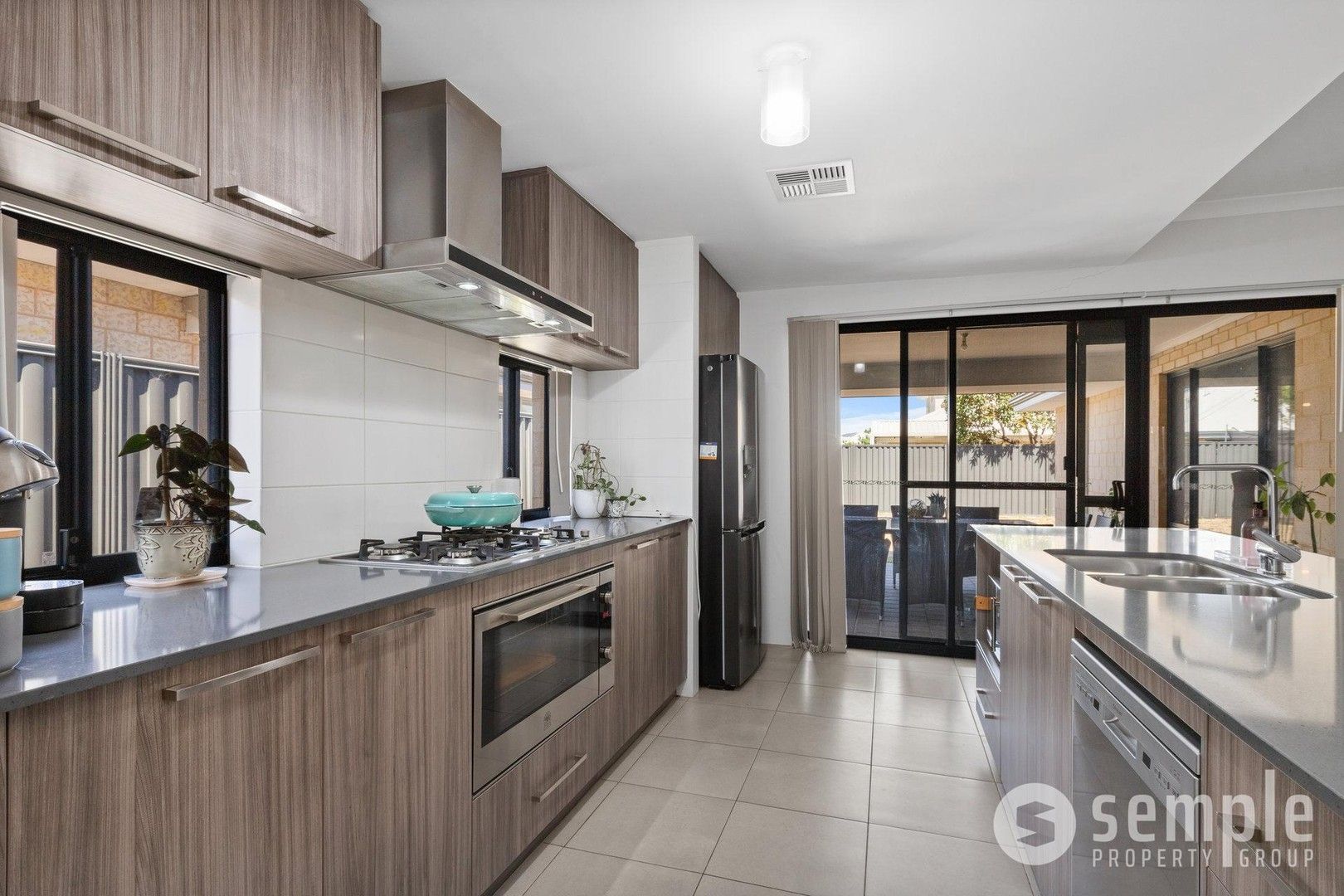 4 bedrooms House in 4 Chicory Street TREEBY WA, 6164