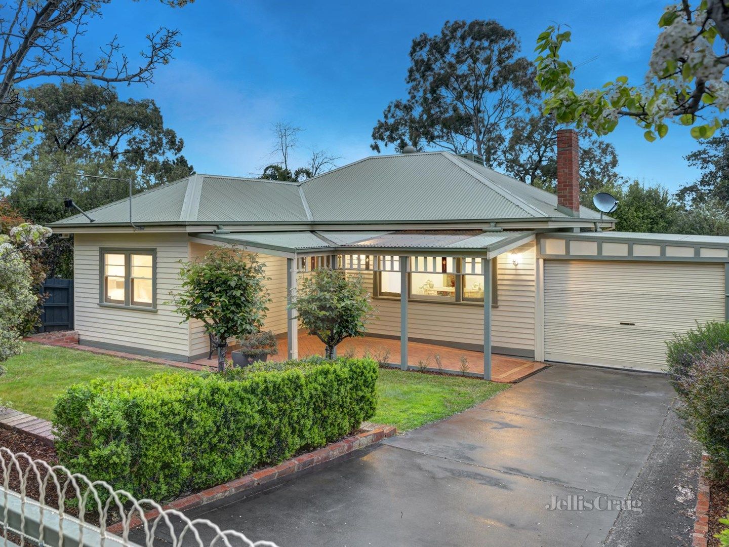 31 Beaconsfield Road, Briar Hill VIC 3088, Image 0