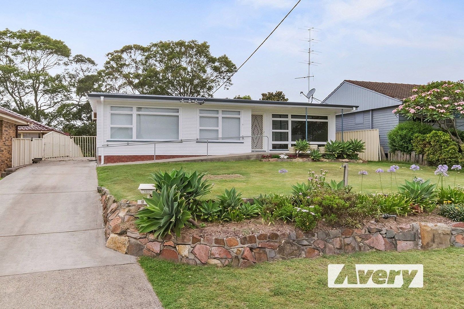 9 Sandra Street, Fennell Bay NSW 2283, Image 0