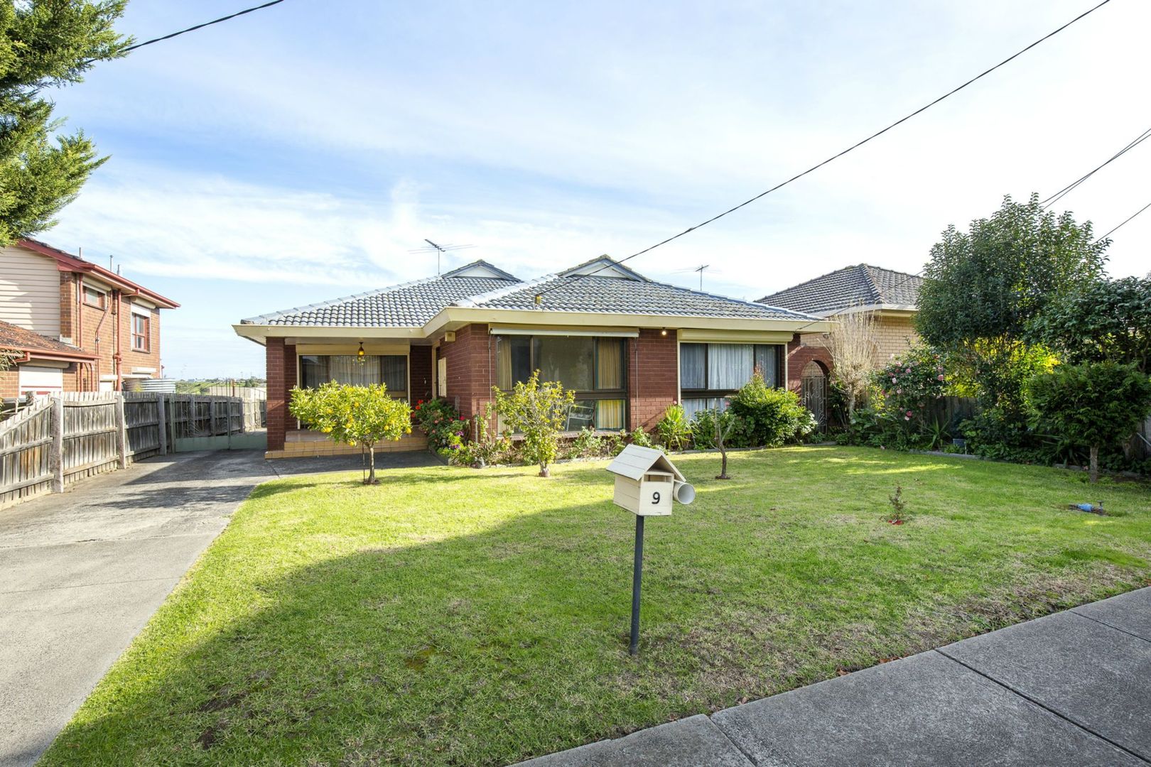 9 Thompson Street, Avondale Heights Property History & Address Research Domain