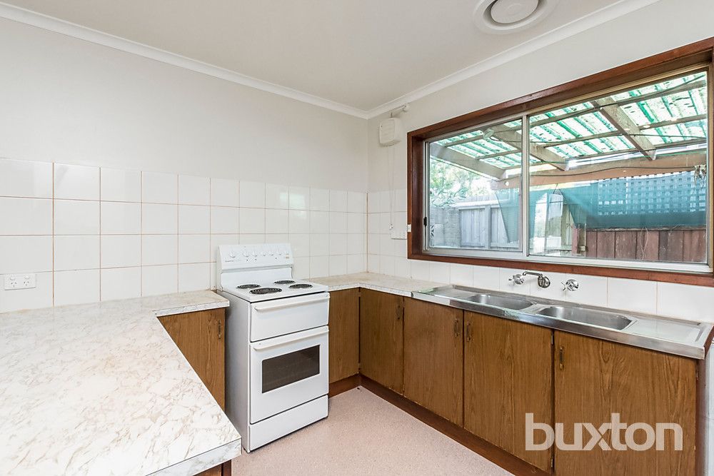 1/10 Beckley Street, Herne Hill VIC 3218, Image 2