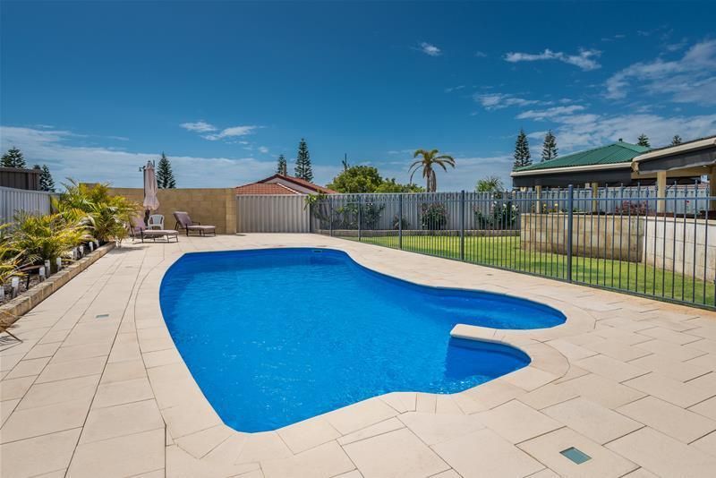 12 Redondo Court, Iluka WA 6028, Image 2